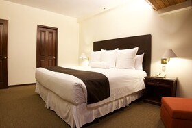 J&A Classic Hotel