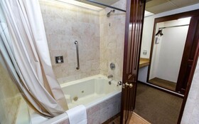 J&A Classic Hotel
