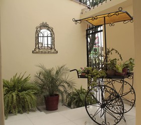 Manhattan Inn Airport Hotel
