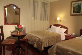 Manhattan Inn Airport Hotel