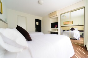 Roosevelt & Suites