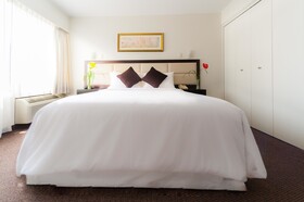 Roosevelt & Suites