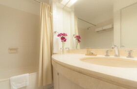 Roosevelt & Suites