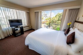 Roosevelt & Suites