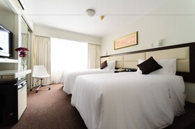 Roosevelt & Suites