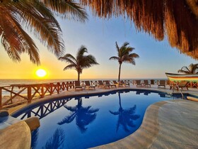 Máncora Beach Bungalows