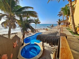 Máncora Beach Bungalows
