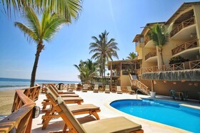 Máncora Beach Bungalows
