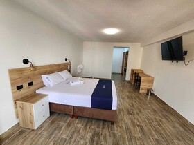 Hotel Luxotel Pisco