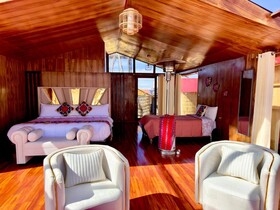 Uros Qhantany Lodge