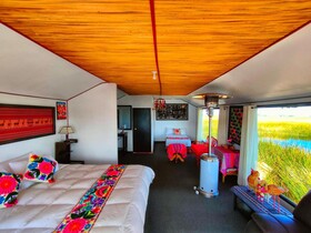 Uros Qhantany Lodge