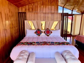 Uros Qhantany Lodge