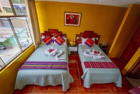 Yakumama Hotel