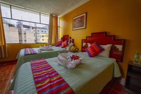 Yakumama Hotel
