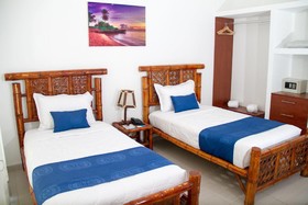Nauti-k Beach Hotel