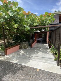 Bora Bora Holiday's Lodge