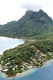 Bora Bora Holiday's Lodge