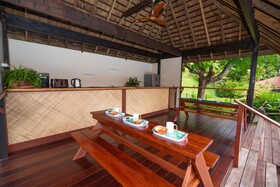 Bora Bora Holiday's Lodge