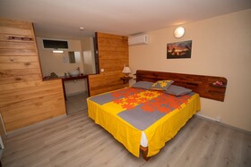 Bora Bora Holiday's Lodge