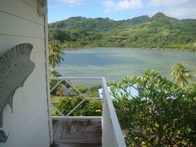 Apoomatai Bay Bungalow