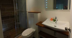 Moana Breeze Eco Lodge