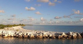 Moana Breeze Eco Lodge