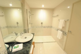 Ela Beach Hotel & Apartments