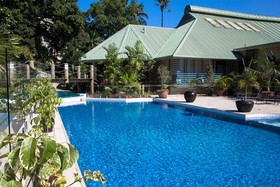 Gateway Hotel & Apartments