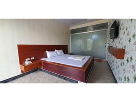 Dragon Pod Hotel And Resort by OYO Rooms