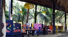 Peace & Love Beach Club