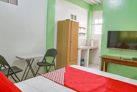 Myrna's Pension House by OYO Rooms