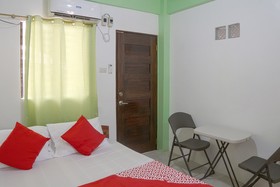 Myrna's Pension House by OYO Rooms