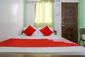 Myrna's Pension House by OYO Rooms