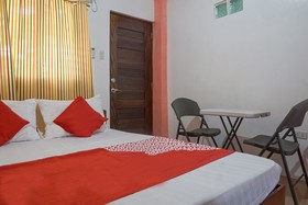 Myrna's Pension House by OYO Rooms
