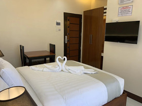 Villa MJ Maristela Beach Resort