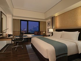 Seda Bonifacio Global City