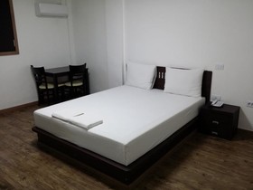 Gogo Hotel