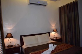 Jo Carter's Hotel & Suites