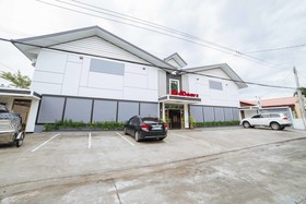 RedDoorz @ Colorado Street Angeles City
