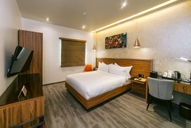Surestay Plus Hotel by Best Western AC LUXE Angeles City