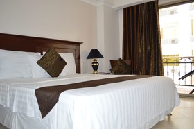 Valentino's Hotel