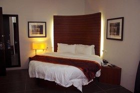 Avenue Suites