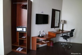 Avenue Suites