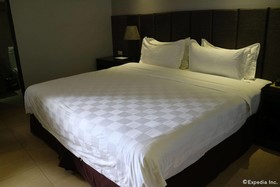 Avenue Suites