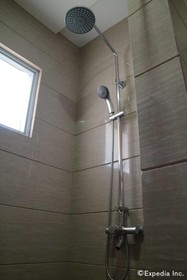 Avenue Suites