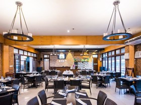 L'Fisher Chalet