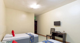 Middle Town Inn by ZEN Rooms