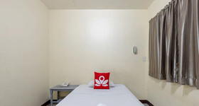 Middle Town Inn by ZEN Rooms