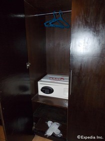 Planta Centro Bacolod Hotel & Residences