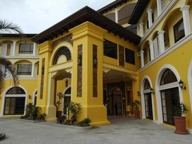 Planta Centro Bacolod Hotel & Residences